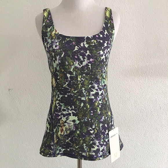 lululemon athletica Tops - New Lululemon Amala Tank Size 8